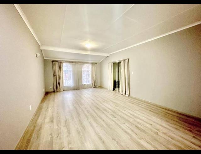 2 BEDROOM APARTMENT FOR SALE IN NEW REDRUTH